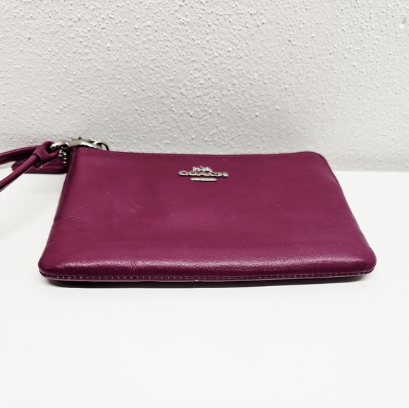 Coach - Picture 5 of 11